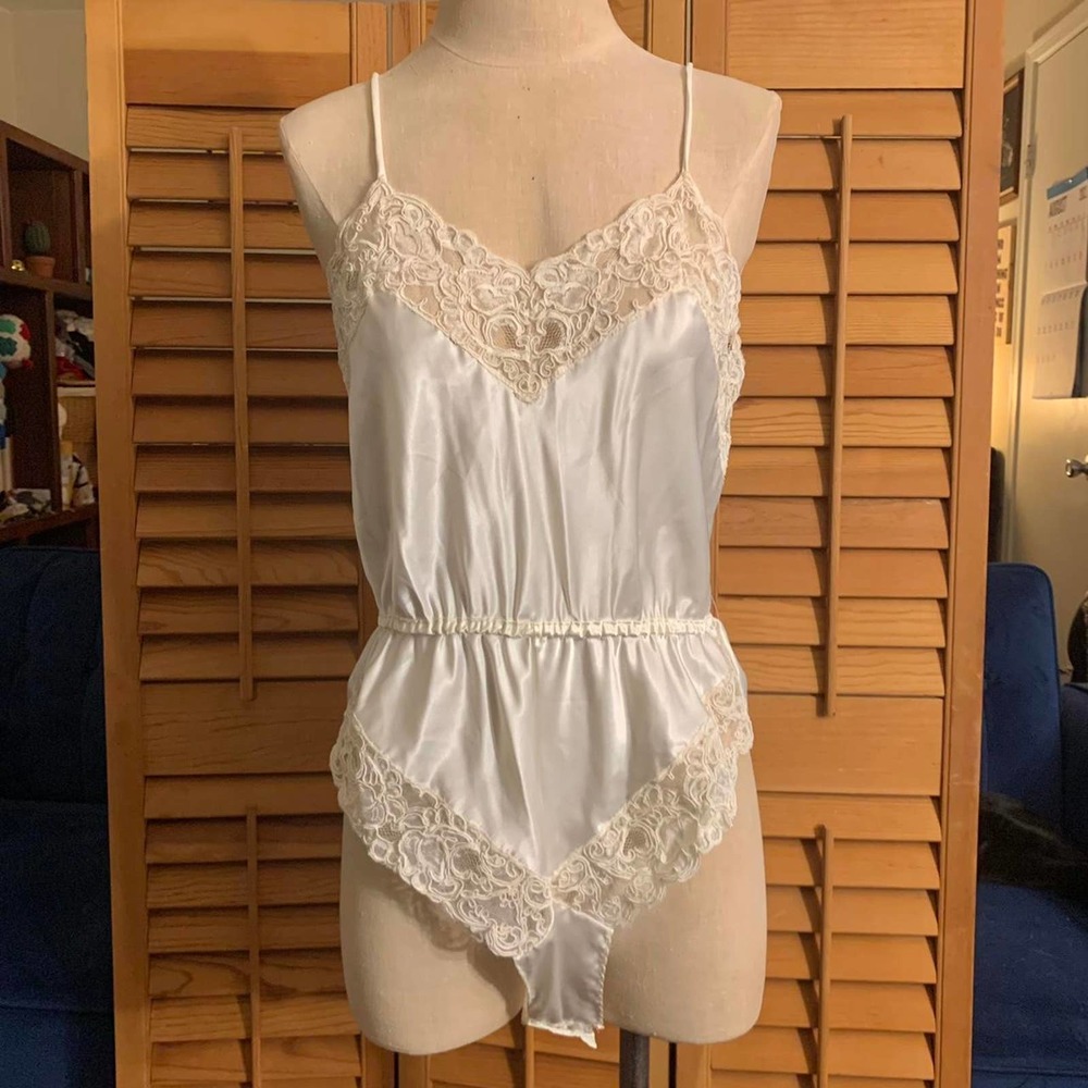 Vintage 80s 90s Lacy Teddy Pembrooke USA Large